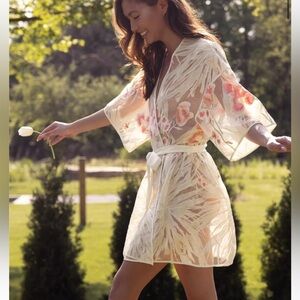 NWT Rya Collection
Women's Tamara Embroidered Tie Waist Cover-Up Robe